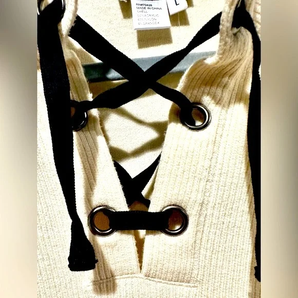 EUC Tru Lux Jeans Color Block Laced Neck Sweater Sz L - Picture 16 of 16